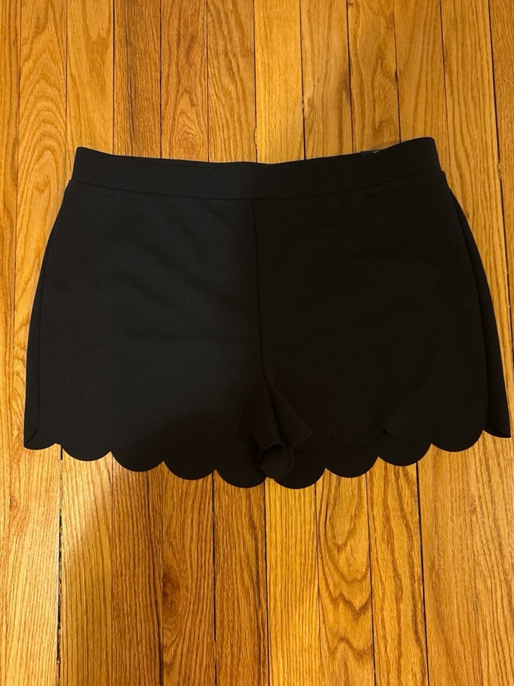 Express High Rise Black Scallop Hem Women's Shorts